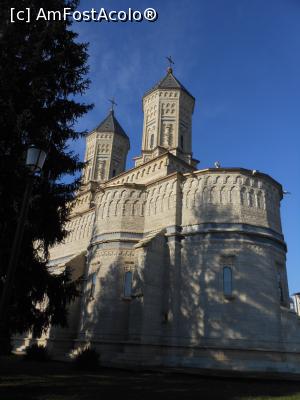 [P01] Iași - Biserica "Sfinții Trei Ierarhi". Vedere dinspre sud-est. » foto by iulianic
 - 
<span class="allrVoted glyphicon glyphicon-heart hidden" id="av1347967"></span>
<a class="m-l-10 hidden" id="sv1347967" onclick="voting_Foto_DelVot(,1347967,27873)" role="button">șterge vot <span class="glyphicon glyphicon-remove"></span></a>
<a id="v91347967" class=" c-red"  onclick="voting_Foto_SetVot(1347967)" role="button"><span class="glyphicon glyphicon-heart-empty"></span> <b>LIKE</b> = Votează poza</a> <img class="hidden"  id="f1347967W9" src="/imagini/loader.gif" border="0" /><span class="AjErrMes hidden" id="e1347967ErM"></span>