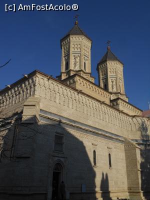 [P10] Iași - Biserica "Sfinții Trei Ierarhi". Colțul sud-vestic. » foto by iulianic
 - 
<span class="allrVoted glyphicon glyphicon-heart hidden" id="av1347976"></span>
<a class="m-l-10 hidden" id="sv1347976" onclick="voting_Foto_DelVot(,1347976,27873)" role="button">șterge vot <span class="glyphicon glyphicon-remove"></span></a>
<a id="v91347976" class=" c-red"  onclick="voting_Foto_SetVot(1347976)" role="button"><span class="glyphicon glyphicon-heart-empty"></span> <b>LIKE</b> = Votează poza</a> <img class="hidden"  id="f1347976W9" src="/imagini/loader.gif" border="0" /><span class="AjErrMes hidden" id="e1347976ErM"></span>