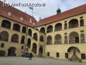 [P36] Castelul Trausnitz - prin curte » foto by mishu
 - 
<span class="allrVoted glyphicon glyphicon-heart hidden" id="av1364606"></span>
<a class="m-l-10 hidden" id="sv1364606" onclick="voting_Foto_DelVot(,1364606,28035)" role="button">șterge vot <span class="glyphicon glyphicon-remove"></span></a>
<a id="v91364606" class=" c-red"  onclick="voting_Foto_SetVot(1364606)" role="button"><span class="glyphicon glyphicon-heart-empty"></span> <b>LIKE</b> = Votează poza</a> <img class="hidden"  id="f1364606W9" src="/imagini/loader.gif" border="0" /><span class="AjErrMes hidden" id="e1364606ErM"></span>