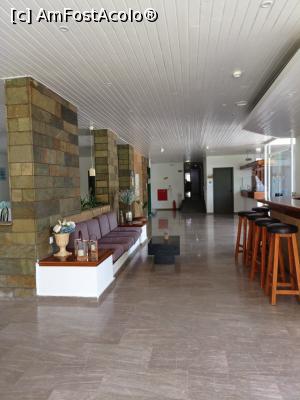 [P19] În lobby, unde se află și snack barul. » foto by Rodel
 - 
<span class="allrVoted glyphicon glyphicon-heart hidden" id="av1376120"></span>
<a class="m-l-10 hidden" id="sv1376120" onclick="voting_Foto_DelVot(,1376120,28135)" role="button">șterge vot <span class="glyphicon glyphicon-remove"></span></a>
<a id="v91376120" class=" c-red"  onclick="voting_Foto_SetVot(1376120)" role="button"><span class="glyphicon glyphicon-heart-empty"></span> <b>LIKE</b> = Votează poza</a> <img class="hidden"  id="f1376120W9" src="/imagini/loader.gif" border="0" /><span class="AjErrMes hidden" id="e1376120ErM"></span>