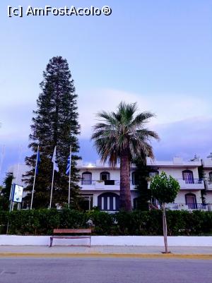 [P06] Hotelul fotografiat intr-o seară , din stradă. » foto by Rodel
 - 
<span class="allrVoted glyphicon glyphicon-heart hidden" id="av1376107"></span>
<a class="m-l-10 hidden" id="sv1376107" onclick="voting_Foto_DelVot(,1376107,28135)" role="button">șterge vot <span class="glyphicon glyphicon-remove"></span></a>
<a id="v91376107" class=" c-red"  onclick="voting_Foto_SetVot(1376107)" role="button"><span class="glyphicon glyphicon-heart-empty"></span> <b>LIKE</b> = Votează poza</a> <img class="hidden"  id="f1376107W9" src="/imagini/loader.gif" border="0" /><span class="AjErrMes hidden" id="e1376107ErM"></span>
