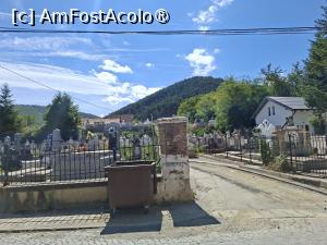 [P11] Cimitirul ortodox » foto by Carmen Ion
 - 
<span class="allrVoted glyphicon glyphicon-heart hidden" id="av1510970"></span>
<a class="m-l-10 hidden" id="sv1510970" onclick="voting_Foto_DelVot(,1510970,28257)" role="button">șterge vot <span class="glyphicon glyphicon-remove"></span></a>
<a id="v91510970" class=" c-red"  onclick="voting_Foto_SetVot(1510970)" role="button"><span class="glyphicon glyphicon-heart-empty"></span> <b>LIKE</b> = Votează poza</a> <img class="hidden"  id="f1510970W9" src="/imagini/loader.gif" border="0" /><span class="AjErrMes hidden" id="e1510970ErM"></span>