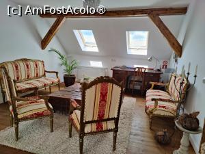 [P17] Boutique Hotel Le Baron - zona comună de la etaj » foto by crismis
 - 
<span class="allrVoted glyphicon glyphicon-heart hidden" id="av1397766"></span>
<a class="m-l-10 hidden" id="sv1397766" onclick="voting_Foto_DelVot(,1397766,28321)" role="button">șterge vot <span class="glyphicon glyphicon-remove"></span></a>
<a id="v91397766" class=" c-red"  onclick="voting_Foto_SetVot(1397766)" role="button"><span class="glyphicon glyphicon-heart-empty"></span> <b>LIKE</b> = Votează poza</a> <img class="hidden"  id="f1397766W9" src="/imagini/loader.gif" border="0" /><span class="AjErrMes hidden" id="e1397766ErM"></span>