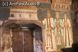 [P38] Mănăstirea Jgheaburi, Bisericuța „Nașterea Maicii Domnului”, Pronaos, Ctitorul Popa Ioan din Cheia » foto by mprofeanu
 - 
<span class="allrVoted glyphicon glyphicon-heart hidden" id="av1404060"></span>
<a class="m-l-10 hidden" id="sv1404060" onclick="voting_Foto_DelVot(,1404060,28367)" role="button">șterge vot <span class="glyphicon glyphicon-remove"></span></a>
<a id="v91404060" class=" c-red"  onclick="voting_Foto_SetVot(1404060)" role="button"><span class="glyphicon glyphicon-heart-empty"></span> <b>LIKE</b> = Votează poza</a> <img class="hidden"  id="f1404060W9" src="/imagini/loader.gif" border="0" /><span class="AjErrMes hidden" id="e1404060ErM"></span>