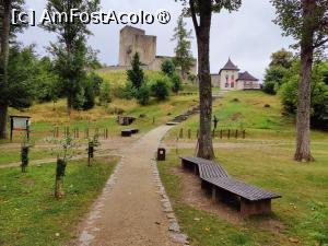 [P01] Ruinele castelului văzute din parcare » foto by crismis
 - 
<span class="allrVoted glyphicon glyphicon-heart hidden" id="av1409125"></span>
<a class="m-l-10 hidden" id="sv1409125" onclick="voting_Foto_DelVot(,1409125,28400)" role="button">șterge vot <span class="glyphicon glyphicon-remove"></span></a>
<a id="v91409125" class=" c-red"  onclick="voting_Foto_SetVot(1409125)" role="button"><span class="glyphicon glyphicon-heart-empty"></span> <b>LIKE</b> = Votează poza</a> <img class="hidden"  id="f1409125W9" src="/imagini/loader.gif" border="0" /><span class="AjErrMes hidden" id="e1409125ErM"></span>