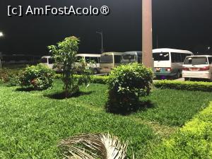 [P06] Microbuzele asteapta turistii la aeroport » foto by bubica*
 - 
<span class="allrVoted glyphicon glyphicon-heart hidden" id="av1409412"></span>
<a class="m-l-10 hidden" id="sv1409412" onclick="voting_Foto_DelVot(,1409412,28418)" role="button">șterge vot <span class="glyphicon glyphicon-remove"></span></a>
<a id="v91409412" class=" c-red"  onclick="voting_Foto_SetVot(1409412)" role="button"><span class="glyphicon glyphicon-heart-empty"></span> <b>LIKE</b> = Votează poza</a> <img class="hidden"  id="f1409412W9" src="/imagini/loader.gif" border="0" /><span class="AjErrMes hidden" id="e1409412ErM"></span>