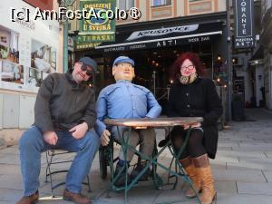 [P13] &icirc;n fața restaurantului » foto by icata24
 - 
<span class="allrVoted glyphicon glyphicon-heart hidden" id="av1410180"></span>
<a class="m-l-10 hidden" id="sv1410180" onclick="voting_Foto_DelVot(,1410180,28428)" role="button">șterge vot <span class="glyphicon glyphicon-remove"></span></a>
<a id="v91410180" class=" c-red"  onclick="voting_Foto_SetVot(1410180)" role="button"><span class="glyphicon glyphicon-heart-empty"></span> <b>LIKE</b> = Votează poza</a> <img class="hidden"  id="f1410180W9" src="/imagini/loader.gif" border="0" /><span class="AjErrMes hidden" id="e1410180ErM"></span>