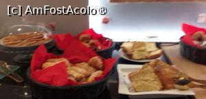 [P21] mic dejun la hotel » foto by Yolanda
 - 
<span class="allrVoted glyphicon glyphicon-heart hidden" id="av1414975"></span>
<a class="m-l-10 hidden" id="sv1414975" onclick="voting_Foto_DelVot(,1414975,28468)" role="button">șterge vot <span class="glyphicon glyphicon-remove"></span></a>
<a id="v91414975" class=" c-red"  onclick="voting_Foto_SetVot(1414975)" role="button"><span class="glyphicon glyphicon-heart-empty"></span> <b>LIKE</b> = Votează poza</a> <img class="hidden"  id="f1414975W9" src="/imagini/loader.gif" border="0" /><span class="AjErrMes hidden" id="e1414975ErM"></span>