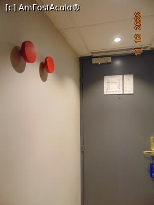 [P08] doua buline oranj si usa metalica » foto by Yolanda
 - 
<span class="allrVoted glyphicon glyphicon-heart hidden" id="av1414962"></span>
<a class="m-l-10 hidden" id="sv1414962" onclick="voting_Foto_DelVot(,1414962,28468)" role="button">șterge vot <span class="glyphicon glyphicon-remove"></span></a>
<a id="v91414962" class=" c-red"  onclick="voting_Foto_SetVot(1414962)" role="button"><span class="glyphicon glyphicon-heart-empty"></span> <b>LIKE</b> = Votează poza</a> <img class="hidden"  id="f1414962W9" src="/imagini/loader.gif" border="0" /><span class="AjErrMes hidden" id="e1414962ErM"></span>