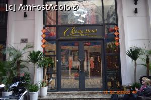 [P03] Intrarea în hotel , parcă scrie și adresa acolo  » foto by Pușcașu Marin
 - 
<span class="allrVoted glyphicon glyphicon-heart hidden" id="av1421845"></span>
<a class="m-l-10 hidden" id="sv1421845" onclick="voting_Foto_DelVot(,1421845,28512)" role="button">șterge vot <span class="glyphicon glyphicon-remove"></span></a>
<a id="v91421845" class=" c-red"  onclick="voting_Foto_SetVot(1421845)" role="button"><span class="glyphicon glyphicon-heart-empty"></span> <b>LIKE</b> = Votează poza</a> <img class="hidden"  id="f1421845W9" src="/imagini/loader.gif" border="0" /><span class="AjErrMes hidden" id="e1421845ErM"></span>