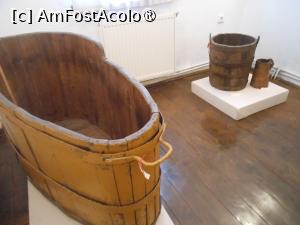 [P25] Pucioasa - Muzeul de Etnografie. Obiecte folosite la băi. » foto by iulianic
 - 
<span class="allrVoted glyphicon glyphicon-heart hidden" id="av1435566"></span>
<a class="m-l-10 hidden" id="sv1435566" onclick="voting_Foto_DelVot(,1435566,28622)" role="button">șterge vot <span class="glyphicon glyphicon-remove"></span></a>
<a id="v91435566" class=" c-red"  onclick="voting_Foto_SetVot(1435566)" role="button"><span class="glyphicon glyphicon-heart-empty"></span> <b>LIKE</b> = Votează poza</a> <img class="hidden"  id="f1435566W9" src="/imagini/loader.gif" border="0" /><span class="AjErrMes hidden" id="e1435566ErM"></span>