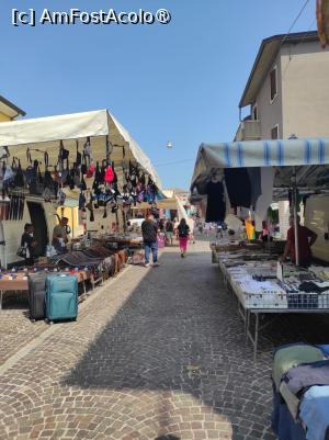 [P24] Targul din Castelnuovo » foto by ilee
 - 
<span class="allrVoted glyphicon glyphicon-heart hidden" id="av1444343"></span>
<a class="m-l-10 hidden" id="sv1444343" onclick="voting_Foto_DelVot(,1444343,28691)" role="button">șterge vot <span class="glyphicon glyphicon-remove"></span></a>
<a id="v91444343" class=" c-red"  onclick="voting_Foto_SetVot(1444343)" role="button"><span class="glyphicon glyphicon-heart-empty"></span> <b>LIKE</b> = Votează poza</a> <img class="hidden"  id="f1444343W9" src="/imagini/loader.gif" border="0" /><span class="AjErrMes hidden" id="e1444343ErM"></span>