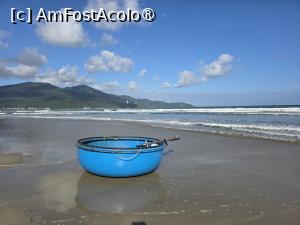 [P26] Plaja Da Nang; barcă tradițională » foto by crismis
 - 
<span class="allrVoted glyphicon glyphicon-heart hidden" id="av1536574"></span>
<a class="m-l-10 hidden" id="sv1536574" onclick="voting_Foto_DelVot(,1536574,28750)" role="button">șterge vot <span class="glyphicon glyphicon-remove"></span></a>
<a id="v91536574" class=" c-red"  onclick="voting_Foto_SetVot(1536574)" role="button"><span class="glyphicon glyphicon-heart-empty"></span> <b>LIKE</b> = Votează poza</a> <img class="hidden"  id="f1536574W9" src="/imagini/loader.gif" border="0" /><span class="AjErrMes hidden" id="e1536574ErM"></span>