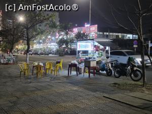 [P04] Da Nang; la pas pe faleză; o mică afacere cu mâncare și ceva de băut » foto by crismis
 - 
<span class="allrVoted glyphicon glyphicon-heart hidden" id="av1536552"></span>
<a class="m-l-10 hidden" id="sv1536552" onclick="voting_Foto_DelVot(,1536552,28750)" role="button">șterge vot <span class="glyphicon glyphicon-remove"></span></a>
<a id="v91536552" class=" c-red"  onclick="voting_Foto_SetVot(1536552)" role="button"><span class="glyphicon glyphicon-heart-empty"></span> <b>LIKE</b> = Votează poza</a> <img class="hidden"  id="f1536552W9" src="/imagini/loader.gif" border="0" /><span class="AjErrMes hidden" id="e1536552ErM"></span>