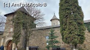 [P36] Mănăstirea Moldovița. Voi lăsa pe alții să descrie excursia noastră. Eu am postat acum un an și ceva mai multe reviewuri despre Bucovina și mănăstirile ei » foto by Carmen Ion
 - 
<span class="allrVoted glyphicon glyphicon-heart hidden" id="av1477954"></span>
<a class="m-l-10 hidden" id="sv1477954" onclick="voting_Foto_DelVot(,1477954,28848)" role="button">șterge vot <span class="glyphicon glyphicon-remove"></span></a>
<a id="v91477954" class=" c-red"  onclick="voting_Foto_SetVot(1477954)" role="button"><span class="glyphicon glyphicon-heart-empty"></span> <b>LIKE</b> = Votează poza</a> <img class="hidden"  id="f1477954W9" src="/imagini/loader.gif" border="0" /><span class="AjErrMes hidden" id="e1477954ErM"></span>