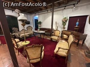 [P08] Mobilier vechi din epoca colonială » foto by AZE
 - 
<span class="allrVoted glyphicon glyphicon-heart hidden" id="av1535770"></span>
<a class="m-l-10 hidden" id="sv1535770" onclick="voting_Foto_DelVot(,1535770,28903)" role="button">șterge vot <span class="glyphicon glyphicon-remove"></span></a>
<a id="v91535770" class=" c-red"  onclick="voting_Foto_SetVot(1535770)" role="button"><span class="glyphicon glyphicon-heart-empty"></span> <b>LIKE</b> = Votează poza</a> <img class="hidden"  id="f1535770W9" src="/imagini/loader.gif" border="0" /><span class="AjErrMes hidden" id="e1535770ErM"></span>