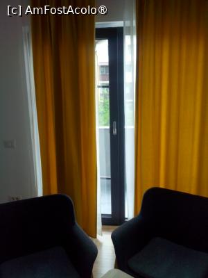 [P12] Livingul si usa de la balcon » foto by Yoda
 - 
<span class="allrVoted glyphicon glyphicon-heart hidden" id="av1477997"></span>
<a class="m-l-10 hidden" id="sv1477997" onclick="voting_Foto_DelVot(,1477997,28947)" role="button">șterge vot <span class="glyphicon glyphicon-remove"></span></a>
<a id="v91477997" class=" c-red"  onclick="voting_Foto_SetVot(1477997)" role="button"><span class="glyphicon glyphicon-heart-empty"></span> <b>LIKE</b> = Votează poza</a> <img class="hidden"  id="f1477997W9" src="/imagini/loader.gif" border="0" /><span class="AjErrMes hidden" id="e1477997ErM"></span>