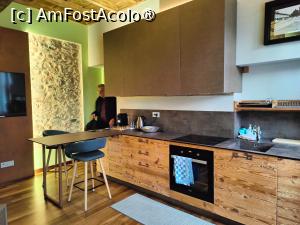 [P11] Epicuro Guest House; bucătăria comună » foto by crismis
 - 
<span class="allrVoted glyphicon glyphicon-heart hidden" id="av1480592"></span>
<a class="m-l-10 hidden" id="sv1480592" onclick="voting_Foto_DelVot(,1480592,28965)" role="button">șterge vot <span class="glyphicon glyphicon-remove"></span></a>
<a id="v91480592" class=" c-red"  onclick="voting_Foto_SetVot(1480592)" role="button"><span class="glyphicon glyphicon-heart-empty"></span> <b>LIKE</b> = Votează poza</a> <img class="hidden"  id="f1480592W9" src="/imagini/loader.gif" border="0" /><span class="AjErrMes hidden" id="e1480592ErM"></span>