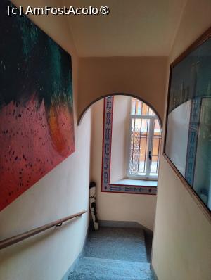 [P14] Epicuro Guest House; pe scări » foto by crismis
 - 
<span class="allrVoted glyphicon glyphicon-heart hidden" id="av1480595"></span>
<a class="m-l-10 hidden" id="sv1480595" onclick="voting_Foto_DelVot(,1480595,28965)" role="button">șterge vot <span class="glyphicon glyphicon-remove"></span></a>
<a id="v91480595" class=" c-red"  onclick="voting_Foto_SetVot(1480595)" role="button"><span class="glyphicon glyphicon-heart-empty"></span> <b>LIKE</b> = Votează poza</a> <img class="hidden"  id="f1480595W9" src="/imagini/loader.gif" border="0" /><span class="AjErrMes hidden" id="e1480595ErM"></span>