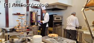 [P101] 71. Mâncare, la „Veranda”. » foto by doinafil
 - 
<span class="allrVoted glyphicon glyphicon-heart hidden" id="av1500736"></span>
<a class="m-l-10 hidden" id="sv1500736" onclick="voting_Foto_DelVot(,1500736,29011)" role="button">șterge vot <span class="glyphicon glyphicon-remove"></span></a>
<a id="v91500736" class=" c-red"  onclick="voting_Foto_SetVot(1500736)" role="button"><span class="glyphicon glyphicon-heart-empty"></span> <b>LIKE</b> = Votează poza</a> <img class="hidden"  id="f1500736W9" src="/imagini/loader.gif" border="0" /><span class="AjErrMes hidden" id="e1500736ErM"></span>