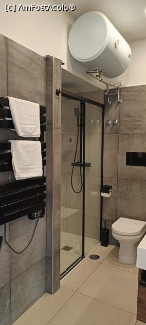 [P11] Baie - duș walk-in. » foto by tata123 🔱
 - 
<span class="allrVoted glyphicon glyphicon-heart hidden" id="av1526540"></span>
<a class="m-l-10 hidden" id="sv1526540" onclick="voting_Foto_DelVot(,1526540,29041)" role="button">șterge vot <span class="glyphicon glyphicon-remove"></span></a>
<a id="v91526540" class=" c-red"  onclick="voting_Foto_SetVot(1526540)" role="button"><span class="glyphicon glyphicon-heart-empty"></span> <b>LIKE</b> = Votează poza</a> <img class="hidden"  id="f1526540W9" src="/imagini/loader.gif" border="0" /><span class="AjErrMes hidden" id="e1526540ErM"></span>