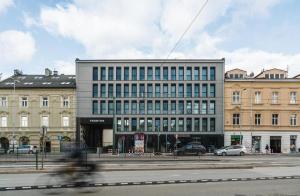 [P07] vedere frontala hostel » foto by Chloe <span class="label label-default labelC_thin small">NEVOTABILĂ</span>