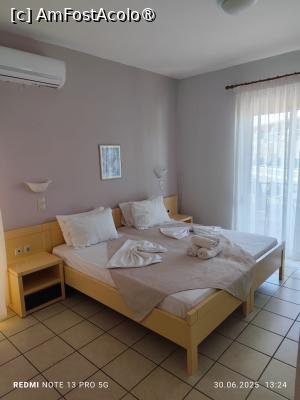 [P32] Dormitorul mare ( sunt 2 paturi lipite) » foto by ilee
 - 
<span class="allrVoted glyphicon glyphicon-heart hidden" id="av1496344"></span>
<a class="m-l-10 hidden" id="sv1496344" onclick="voting_Foto_DelVot(,1496344,29103)" role="button">șterge vot <span class="glyphicon glyphicon-remove"></span></a>
<a id="v91496344" class=" c-red"  onclick="voting_Foto_SetVot(1496344)" role="button"><span class="glyphicon glyphicon-heart-empty"></span> <b>LIKE</b> = Votează poza</a> <img class="hidden"  id="f1496344W9" src="/imagini/loader.gif" border="0" /><span class="AjErrMes hidden" id="e1496344ErM"></span>