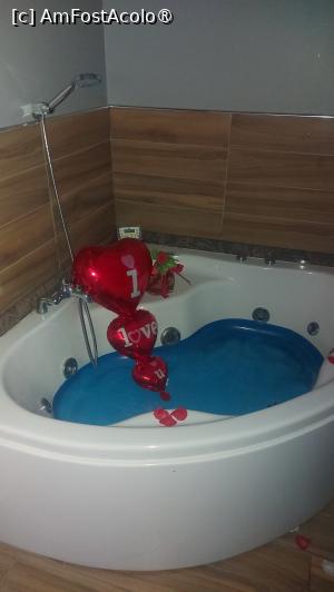 [P19] Golden Hotel, jacuzzi » foto by raducondurache
 - 
<span class="allrVoted glyphicon glyphicon-heart hidden" id="av1496365"></span>
<a class="m-l-10 hidden" id="sv1496365" onclick="voting_Foto_DelVot(,1496365,29104)" role="button">șterge vot <span class="glyphicon glyphicon-remove"></span></a>
<a id="v91496365" class=" c-red"  onclick="voting_Foto_SetVot(1496365)" role="button"><span class="glyphicon glyphicon-heart-empty"></span> <b>LIKE</b> = Votează poza</a> <img class="hidden"  id="f1496365W9" src="/imagini/loader.gif" border="0" /><span class="AjErrMes hidden" id="e1496365ErM"></span>