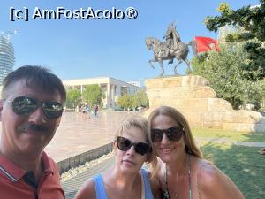 [P02] Piata Skanderbeg cu statuia ecvestra a eroului national albanez » foto by raducondurache
 - 
<span class="allrVoted glyphicon glyphicon-heart hidden" id="av1496454"></span>
<a class="m-l-10 hidden" id="sv1496454" onclick="voting_Foto_DelVot(,1496454,29106)" role="button">șterge vot <span class="glyphicon glyphicon-remove"></span></a>
<a id="v91496454" class=" c-red"  onclick="voting_Foto_SetVot(1496454)" role="button"><span class="glyphicon glyphicon-heart-empty"></span> <b>LIKE</b> = Votează poza</a> <img class="hidden"  id="f1496454W9" src="/imagini/loader.gif" border="0" /><span class="AjErrMes hidden" id="e1496454ErM"></span>