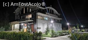 [P39] Pensiunea Parâng - vedere din exterior, noaptea. » foto by ⭐ValentinB_88⭐
 - 
<span class="allrVoted glyphicon glyphicon-heart hidden" id="av1496562"></span>
<a class="m-l-10 hidden" id="sv1496562" onclick="voting_Foto_DelVot(,1496562,29108)" role="button">șterge vot <span class="glyphicon glyphicon-remove"></span></a>
<a id="v91496562" class=" c-red"  onclick="voting_Foto_SetVot(1496562)" role="button"><span class="glyphicon glyphicon-heart-empty"></span> <b>LIKE</b> = Votează poza</a> <img class="hidden"  id="f1496562W9" src="/imagini/loader.gif" border="0" /><span class="AjErrMes hidden" id="e1496562ErM"></span>