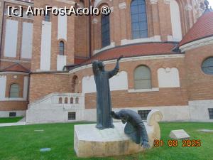 [P42] grup statuar lânga biserica votiva » foto by Yolanda
 - 
<span class="allrVoted glyphicon glyphicon-heart hidden" id="av1497931"></span>
<a class="m-l-10 hidden" id="sv1497931" onclick="voting_Foto_DelVot(,1497931,29121)" role="button">șterge vot <span class="glyphicon glyphicon-remove"></span></a>
<a id="v91497931" class=" c-red"  onclick="voting_Foto_SetVot(1497931)" role="button"><span class="glyphicon glyphicon-heart-empty"></span> <b>LIKE</b> = Votează poza</a> <img class="hidden"  id="f1497931W9" src="/imagini/loader.gif" border="0" /><span class="AjErrMes hidden" id="e1497931ErM"></span>