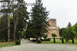 [P07] Schele mănăstirea Curtea de Argeș » foto by kemi27
 - 
<span class="allrVoted glyphicon glyphicon-heart hidden" id="av1498231"></span>
<a class="m-l-10 hidden" id="sv1498231" onclick="voting_Foto_DelVot(,1498231,29123)" role="button">șterge vot <span class="glyphicon glyphicon-remove"></span></a>
<a id="v91498231" class=" c-red"  onclick="voting_Foto_SetVot(1498231)" role="button"><span class="glyphicon glyphicon-heart-empty"></span> <b>LIKE</b> = Votează poza</a> <img class="hidden"  id="f1498231W9" src="/imagini/loader.gif" border="0" /><span class="AjErrMes hidden" id="e1498231ErM"></span>