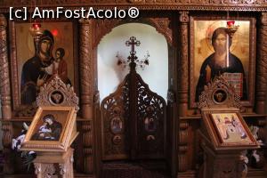 [P18] Corbeni, Mănăstirea Antonești, Biserica Nașterea Sfântului Ioan Botezătorul, Sfintele Uși bogat sculptate încadrate de două sfinte icoane » foto by mprofeanu
 - 
<span class="allrVoted glyphicon glyphicon-heart hidden" id="av1127467"></span>
<a class="m-l-10 hidden" id="sv1127467" onclick="voting_Foto_DelVot(,1127467,29123)" role="button">șterge vot <span class="glyphicon glyphicon-remove"></span></a>
<a id="v91127467" class=" c-red"  onclick="voting_Foto_SetVot(1127467)" role="button"><span class="glyphicon glyphicon-heart-empty"></span> <b>LIKE</b> = Votează poza</a> <img class="hidden"  id="f1127467W9" src="/imagini/loader.gif" border="0" /><span class="AjErrMes hidden" id="e1127467ErM"></span>