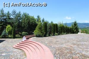 [P20] Corbeni, Mănăstirea Antonești, Curtea frumos aranjată, se văd în plan secund mormintele familiei Erbașu » foto by mprofeanu
 - 
<span class="allrVoted glyphicon glyphicon-heart hidden" id="av1127469"></span>
<a class="m-l-10 hidden" id="sv1127469" onclick="voting_Foto_DelVot(,1127469,29123)" role="button">șterge vot <span class="glyphicon glyphicon-remove"></span></a>
<a id="v91127469" class=" c-red"  onclick="voting_Foto_SetVot(1127469)" role="button"><span class="glyphicon glyphicon-heart-empty"></span> <b>LIKE</b> = Votează poza</a> <img class="hidden"  id="f1127469W9" src="/imagini/loader.gif" border="0" /><span class="AjErrMes hidden" id="e1127469ErM"></span>