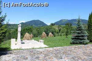 [P22] Corbeni, Mănăstirea Antonești, Mormintele familiei Erbașu (vara)  » foto by mprofeanu
 - 
<span class="allrVoted glyphicon glyphicon-heart hidden" id="av1127471"></span>
<a class="m-l-10 hidden" id="sv1127471" onclick="voting_Foto_DelVot(,1127471,29123)" role="button">șterge vot <span class="glyphicon glyphicon-remove"></span></a>
<a id="v91127471" class=" c-red"  onclick="voting_Foto_SetVot(1127471)" role="button"><span class="glyphicon glyphicon-heart-empty"></span> <b>LIKE</b> = Votează poza</a> <img class="hidden"  id="f1127471W9" src="/imagini/loader.gif" border="0" /><span class="AjErrMes hidden" id="e1127471ErM"></span>