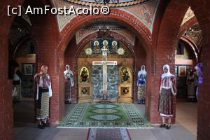 [P25] Corbeni, Mănăstirea Antonești, Corpul de Chilii, Paraclisul Sfântului Iov, Expoziția de Costume Naționale interesantă » foto by mprofeanu
 - 
<span class="allrVoted glyphicon glyphicon-heart hidden" id="av1127474"></span>
<a class="m-l-10 hidden" id="sv1127474" onclick="voting_Foto_DelVot(,1127474,29123)" role="button">șterge vot <span class="glyphicon glyphicon-remove"></span></a>
<a id="v91127474" class=" c-red"  onclick="voting_Foto_SetVot(1127474)" role="button"><span class="glyphicon glyphicon-heart-empty"></span> <b>LIKE</b> = Votează poza</a> <img class="hidden"  id="f1127474W9" src="/imagini/loader.gif" border="0" /><span class="AjErrMes hidden" id="e1127474ErM"></span>