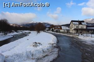 [P30] Corbeni, Satul Antonești cum îl numesc locuitorii și astăzi, râul Argeș și o șosea paralelă cu el » foto by mprofeanu
 - 
<span class="allrVoted glyphicon glyphicon-heart hidden" id="av1127479"></span>
<a class="m-l-10 hidden" id="sv1127479" onclick="voting_Foto_DelVot(,1127479,29123)" role="button">șterge vot <span class="glyphicon glyphicon-remove"></span></a>
<a id="v91127479" class=" c-red"  onclick="voting_Foto_SetVot(1127479)" role="button"><span class="glyphicon glyphicon-heart-empty"></span> <b>LIKE</b> = Votează poza</a> <img class="hidden"  id="f1127479W9" src="/imagini/loader.gif" border="0" /><span class="AjErrMes hidden" id="e1127479ErM"></span>