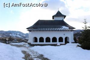 [P09] Corbeni, Mănăstirea Antonești, Biserica Nașterea Sfântului Ioan Botezătorul, Se vede pridvorul de pe latura nordică (iarna)  » foto by mprofeanu
 - 
<span class="allrVoted glyphicon glyphicon-heart hidden" id="av1127458"></span>
<a class="m-l-10 hidden" id="sv1127458" onclick="voting_Foto_DelVot(,1127458,29123)" role="button">șterge vot <span class="glyphicon glyphicon-remove"></span></a>
<a id="v91127458" class=" c-red"  onclick="voting_Foto_SetVot(1127458)" role="button"><span class="glyphicon glyphicon-heart-empty"></span> <b>LIKE</b> = Votează poza</a> <img class="hidden"  id="f1127458W9" src="/imagini/loader.gif" border="0" /><span class="AjErrMes hidden" id="e1127458ErM"></span>