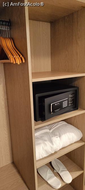 [P07] Dotări pe hol. » foto by tata123 🔱
 - 
<span class="allrVoted glyphicon glyphicon-heart hidden" id="av1499113"></span>
<a class="m-l-10 hidden" id="sv1499113" onclick="voting_Foto_DelVot(,1499113,29127)" role="button">șterge vot <span class="glyphicon glyphicon-remove"></span></a>
<a id="v91499113" class=" c-red"  onclick="voting_Foto_SetVot(1499113)" role="button"><span class="glyphicon glyphicon-heart-empty"></span> <b>LIKE</b> = Votează poza</a> <img class="hidden"  id="f1499113W9" src="/imagini/loader.gif" border="0" /><span class="AjErrMes hidden" id="e1499113ErM"></span>