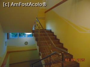 [P10] scara hotel » foto by Yolanda
 - 
<span class="allrVoted glyphicon glyphicon-heart hidden" id="av1499494"></span>
<a class="m-l-10 hidden" id="sv1499494" onclick="voting_Foto_DelVot(,1499494,29129)" role="button">șterge vot <span class="glyphicon glyphicon-remove"></span></a>
<a id="v91499494" class=" c-red"  onclick="voting_Foto_SetVot(1499494)" role="button"><span class="glyphicon glyphicon-heart-empty"></span> <b>LIKE</b> = Votează poza</a> <img class="hidden"  id="f1499494W9" src="/imagini/loader.gif" border="0" /><span class="AjErrMes hidden" id="e1499494ErM"></span>