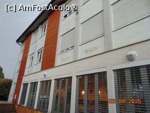 [P19] fatada hotel B&B » foto by Yolanda
 - 
<span class="allrVoted glyphicon glyphicon-heart hidden" id="av1499503"></span>
<a class="m-l-10 hidden" id="sv1499503" onclick="voting_Foto_DelVot(,1499503,29129)" role="button">șterge vot <span class="glyphicon glyphicon-remove"></span></a>
<a id="v91499503" class=" c-red"  onclick="voting_Foto_SetVot(1499503)" role="button"><span class="glyphicon glyphicon-heart-empty"></span> <b>LIKE</b> = Votează poza</a> <img class="hidden"  id="f1499503W9" src="/imagini/loader.gif" border="0" /><span class="AjErrMes hidden" id="e1499503ErM"></span>