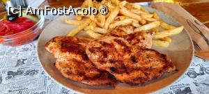 [P14] Piept de pui și garnitură. » foto by tata123 🔱
 - 
<span class="allrVoted glyphicon glyphicon-heart hidden" id="av1499559"></span>
<a class="m-l-10 hidden" id="sv1499559" onclick="voting_Foto_DelVot(,1499559,29132)" role="button">șterge vot <span class="glyphicon glyphicon-remove"></span></a>
<a id="v91499559" class=" c-red"  onclick="voting_Foto_SetVot(1499559)" role="button"><span class="glyphicon glyphicon-heart-empty"></span> <b>LIKE</b> = Votează poza</a> <img class="hidden"  id="f1499559W9" src="/imagini/loader.gif" border="0" /><span class="AjErrMes hidden" id="e1499559ErM"></span>