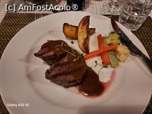 [P08] Dine Around la restaurantul spaniol Aubergine - beef tenderloin » foto by nicole33
 - 
<span class="allrVoted glyphicon glyphicon-heart hidden" id="av1501321"></span>
<a class="m-l-10 hidden" id="sv1501321" onclick="voting_Foto_DelVot(,1501321,29142)" role="button">șterge vot <span class="glyphicon glyphicon-remove"></span></a>
<a id="v91501321" class=" c-red"  onclick="voting_Foto_SetVot(1501321)" role="button"><span class="glyphicon glyphicon-heart-empty"></span> <b>LIKE</b> = Votează poza</a> <img class="hidden"  id="f1501321W9" src="/imagini/loader.gif" border="0" /><span class="AjErrMes hidden" id="e1501321ErM"></span>