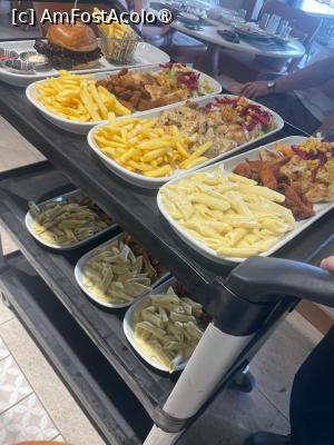 [P03] Asa au adus mâncarea fiind masă mare! » foto by M'Liviu
 - 
<span class="allrVoted glyphicon glyphicon-heart hidden" id="av1502037"></span>
<a class="m-l-10 hidden" id="sv1502037" onclick="voting_Foto_DelVot(,1502037,29147)" role="button">șterge vot <span class="glyphicon glyphicon-remove"></span></a>
<a id="v91502037" class=" c-red"  onclick="voting_Foto_SetVot(1502037)" role="button"><span class="glyphicon glyphicon-heart-empty"></span> <b>LIKE</b> = Votează poza</a> <img class="hidden"  id="f1502037W9" src="/imagini/loader.gif" border="0" /><span class="AjErrMes hidden" id="e1502037ErM"></span>