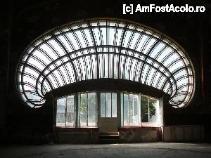 [P11] Interesanta fereastră în formă de scoică » foto by Claudiu U.
 - 
<span class="allrVoted glyphicon glyphicon-heart hidden" id="av399191"></span>
<a class="m-l-10 hidden" id="sv399191" onclick="voting_Foto_DelVot(,399191,29149)" role="button">șterge vot <span class="glyphicon glyphicon-remove"></span></a>
<a id="v9399191" class=" c-red"  onclick="voting_Foto_SetVot(399191)" role="button"><span class="glyphicon glyphicon-heart-empty"></span> <b>LIKE</b> = Votează poza</a> <img class="hidden"  id="f399191W9" src="/imagini/loader.gif" border="0" /><span class="AjErrMes hidden" id="e399191ErM"></span>