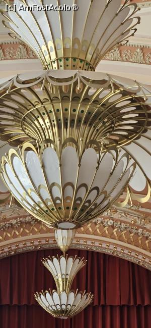 [P13] frumusetea candelabrelor din sala de concerte » foto by kmy
 - 
<span class="allrVoted glyphicon glyphicon-heart hidden" id="av1522887"></span>
<a class="m-l-10 hidden" id="sv1522887" onclick="voting_Foto_DelVot(,1522887,29149)" role="button">șterge vot <span class="glyphicon glyphicon-remove"></span></a>
<a id="v91522887" class=" c-red"  onclick="voting_Foto_SetVot(1522887)" role="button"><span class="glyphicon glyphicon-heart-empty"></span> <b>LIKE</b> = Votează poza</a> <img class="hidden"  id="f1522887W9" src="/imagini/loader.gif" border="0" /><span class="AjErrMes hidden" id="e1522887ErM"></span>