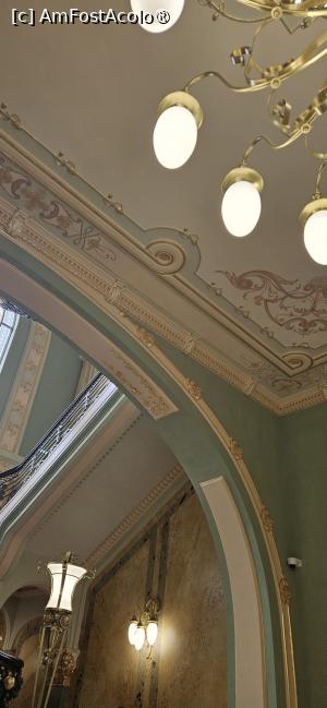 [P20] pereți si tavan poleiți cu foiță de aur și lustre asortate » foto by kmy
 - 
<span class="allrVoted glyphicon glyphicon-heart hidden" id="av1522894"></span>
<a class="m-l-10 hidden" id="sv1522894" onclick="voting_Foto_DelVot(,1522894,29149)" role="button">șterge vot <span class="glyphicon glyphicon-remove"></span></a>
<a id="v91522894" class=" c-red"  onclick="voting_Foto_SetVot(1522894)" role="button"><span class="glyphicon glyphicon-heart-empty"></span> <b>LIKE</b> = Votează poza</a> <img class="hidden"  id="f1522894W9" src="/imagini/loader.gif" border="0" /><span class="AjErrMes hidden" id="e1522894ErM"></span>