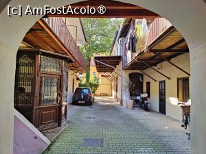 [P28] Gentry11 Rooms & More; curtea interioară » foto by crismis
 - 
<span class="allrVoted glyphicon glyphicon-heart hidden" id="av1503285"></span>
<a class="m-l-10 hidden" id="sv1503285" onclick="voting_Foto_DelVot(,1503285,29158)" role="button">șterge vot <span class="glyphicon glyphicon-remove"></span></a>
<a id="v91503285" class=" c-red"  onclick="voting_Foto_SetVot(1503285)" role="button"><span class="glyphicon glyphicon-heart-empty"></span> <b>LIKE</b> = Votează poza</a> <img class="hidden"  id="f1503285W9" src="/imagini/loader.gif" border="0" /><span class="AjErrMes hidden" id="e1503285ErM"></span>