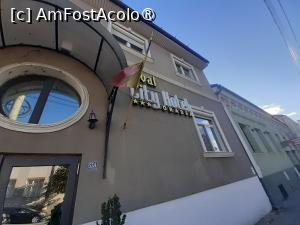 [P01] Intrarea în hotel, din Bd Republicii » foto by FrancescaClara
 - 
<span class="allrVoted glyphicon glyphicon-heart hidden" id="av1504958"></span>
<a class="m-l-10 hidden" id="sv1504958" onclick="voting_Foto_DelVot(,1504958,29170)" role="button">șterge vot <span class="glyphicon glyphicon-remove"></span></a>
<a id="v91504958" class=" c-red"  onclick="voting_Foto_SetVot(1504958)" role="button"><span class="glyphicon glyphicon-heart-empty"></span> <b>LIKE</b> = Votează poza</a> <img class="hidden"  id="f1504958W9" src="/imagini/loader.gif" border="0" /><span class="AjErrMes hidden" id="e1504958ErM"></span>