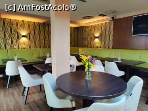 [P16] Restaurantul pensiunii » foto by crismis
 - 
<span class="allrVoted glyphicon glyphicon-heart hidden" id="av1509701"></span>
<a class="m-l-10 hidden" id="sv1509701" onclick="voting_Foto_DelVot(,1509701,29195)" role="button">șterge vot <span class="glyphicon glyphicon-remove"></span></a>
<a id="v91509701" class=" c-red"  onclick="voting_Foto_SetVot(1509701)" role="button"><span class="glyphicon glyphicon-heart-empty"></span> <b>LIKE</b> = Votează poza</a> <img class="hidden"  id="f1509701W9" src="/imagini/loader.gif" border="0" /><span class="AjErrMes hidden" id="e1509701ErM"></span>